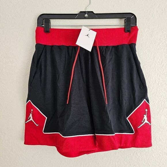 Air Jordan 1 3 4 Diamond Shorts Bred Bulls Women's M Black Red DZ3352-010 New - Picture 3 of 13